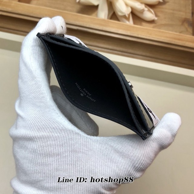 路易威登LV卡包 LV女士名片夾 M67639 黑色漆面小牛皮卡夾 Vernis卡夾 xxlv1144